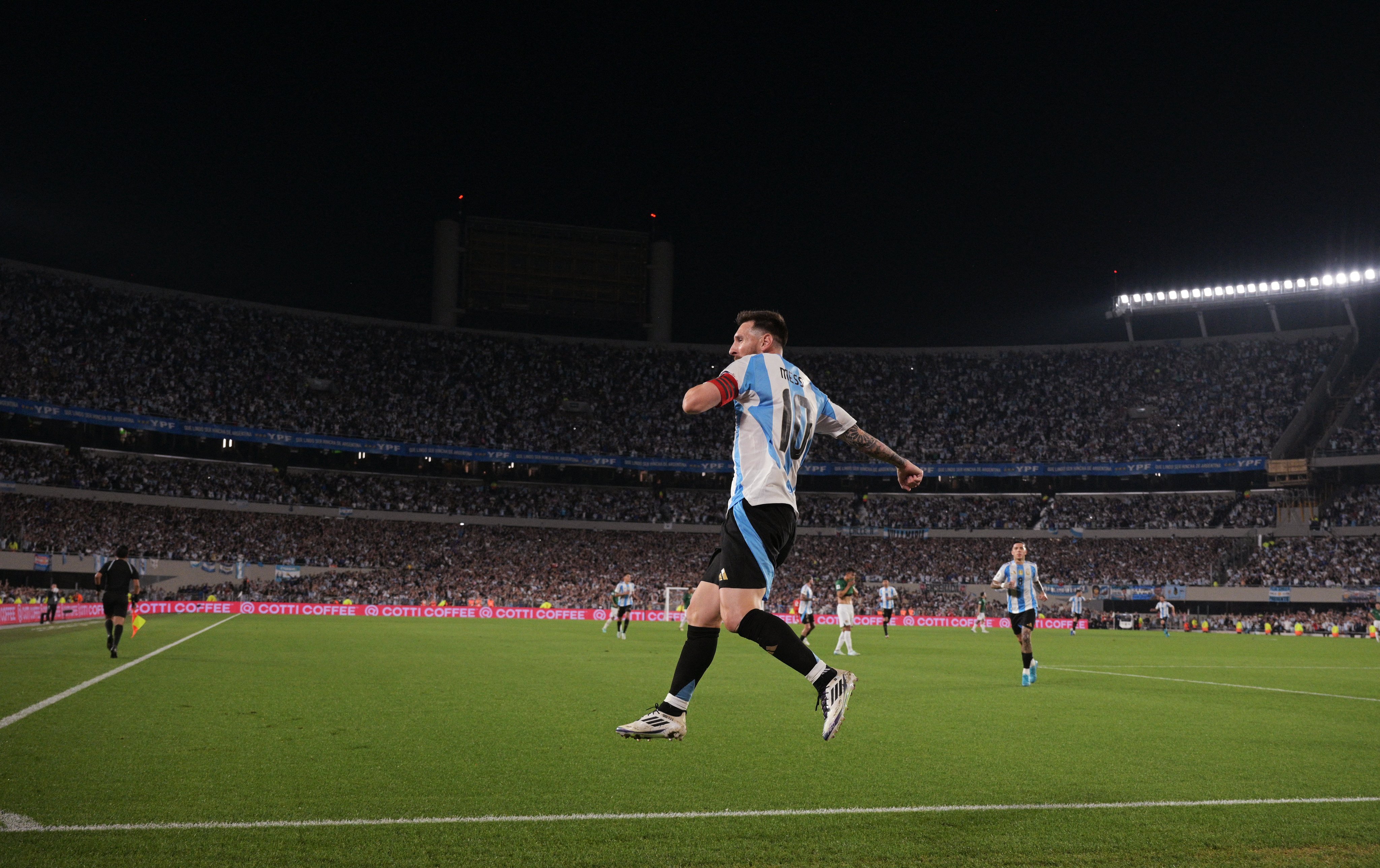 Argentina apabulló a Bolivia con un triplete de Messi | Canal Showsport