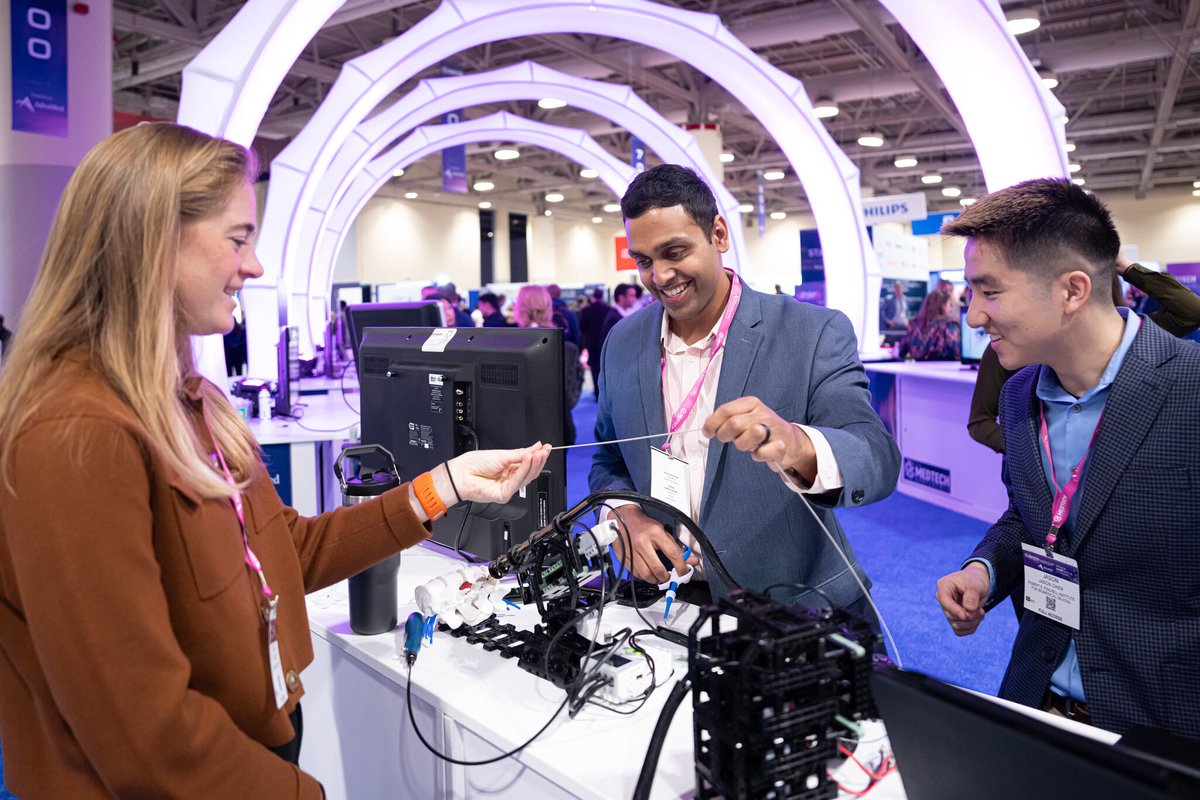 The Medtech Campus in Toronto was buzzing today! Exhibitors, dynamic sessions, and a lively Happy Hour made for an unforgettable day of innovation and networking. Relive the best moments: hubs.ly/Q02TzfZT0 

#MedTechCon #MTC24 #medtechinmotion