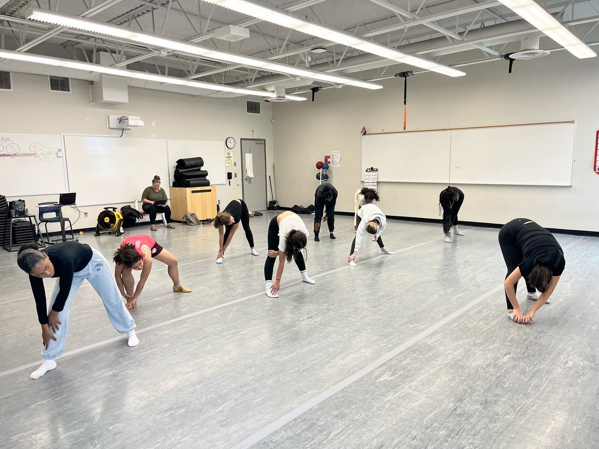 Love it when my former students come back to teach workshops!!! <a href="/StFXOCSB/">St. Francis Xavier High School</a> #CoyoteProud #StFXDance
