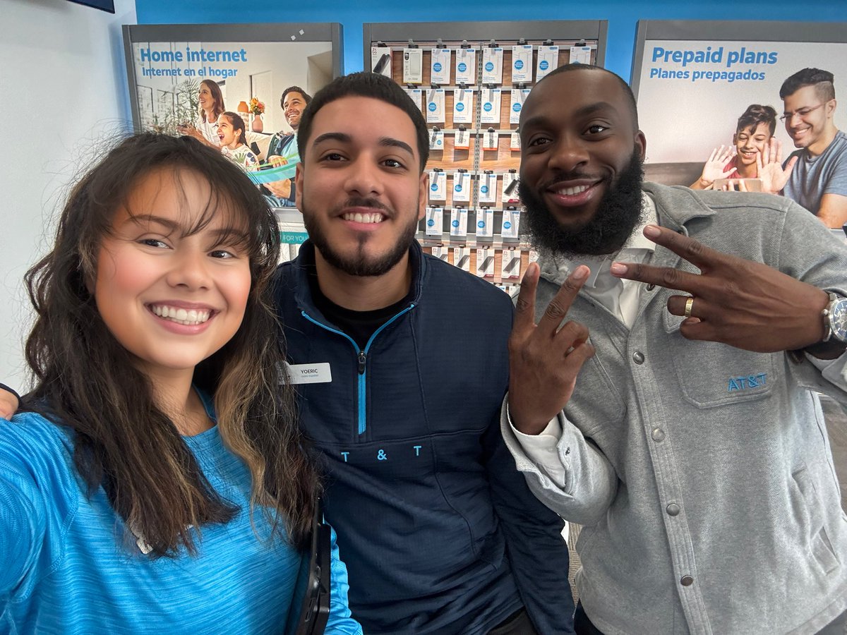 Leslie Medina-Rodriguez (@leslie_medinaaa) on Twitter photo Starting my morning with not 1 but 2 POWERHOUSE leaders <a href="/YoericV/">Yoeric V</a> & <a href="/lplionelp/">Lionel</a> !!! <a href="/VitaliyZ17/">Vitaliy</a> <a href="/angels_candie/">yessenia santiago</a> <a href="/Vinecia_F/">VineciaFerdinand</a> Starting my morning with not 1 but 2 POWERHOUSE leaders <a href="/YoericV/">Yoeric V</a> & <a href="/lplionelp/">Lionel</a> !!! <a href="/VitaliyZ17/">Vitaliy</a> <a href="/angels_candie/">yessenia santiago</a> <a href="/Vinecia_F/">VineciaFerdinand</a>