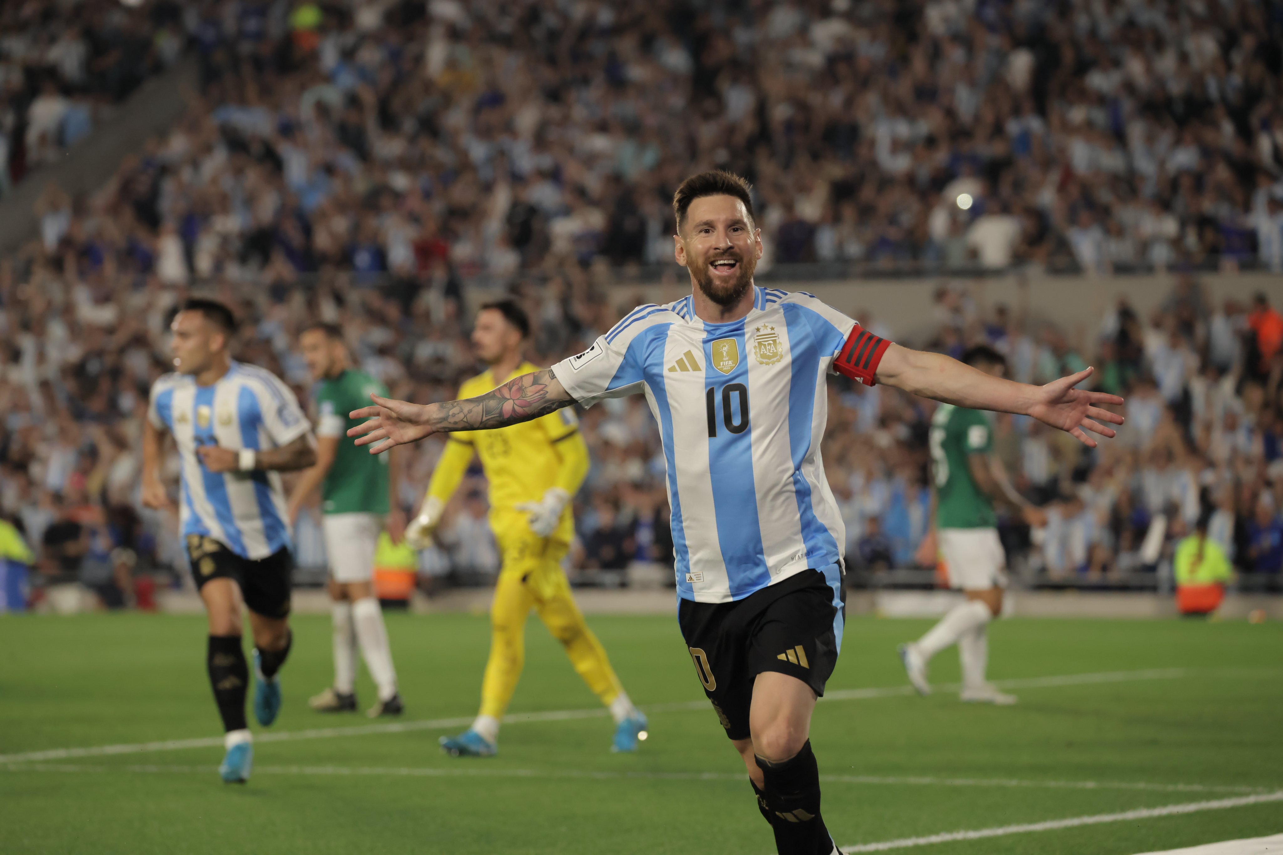 Argentina apabulló a Bolivia con un triplete de Messi | Canal Showsport