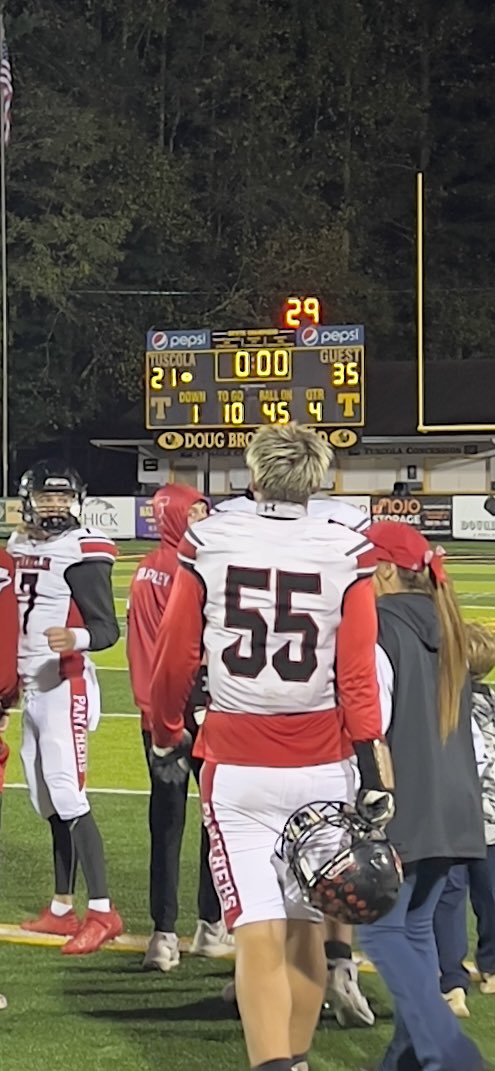 Final in Haywood Co Franklin wins 35-21 in a key Mountain 7 Confernece matchup.  #WLOS  #Tuesdaynightlights