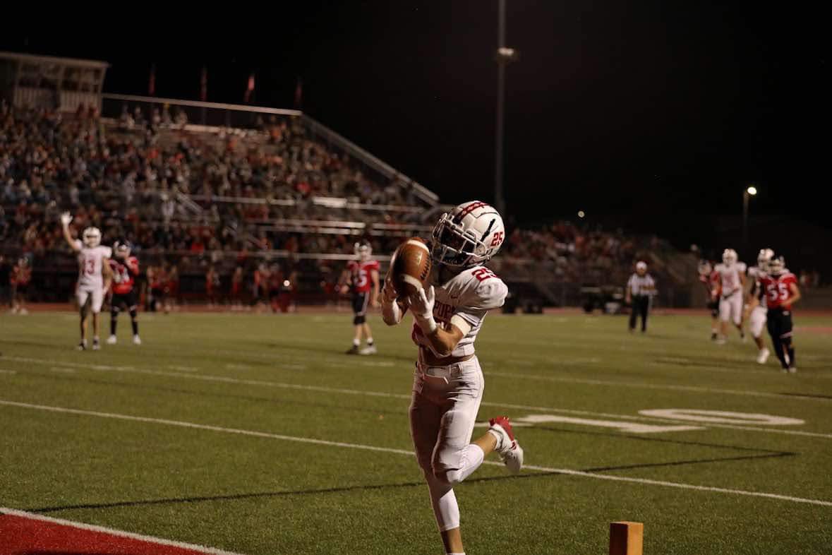 sportsinkansas's tweet photo. McPherson’s (4A) Ashton Malm has had an impressive season for the Bullpups. Malm is just a sophomore but is leading the team in receiving yards per game and receiving TDs. Last Friday Malm had 7 catches for 207 yds and 3 TDs. A name to pay attention to for the next couple years. #sportsinkansas 

📸: MaDonna Damman - Giggle Box Photography