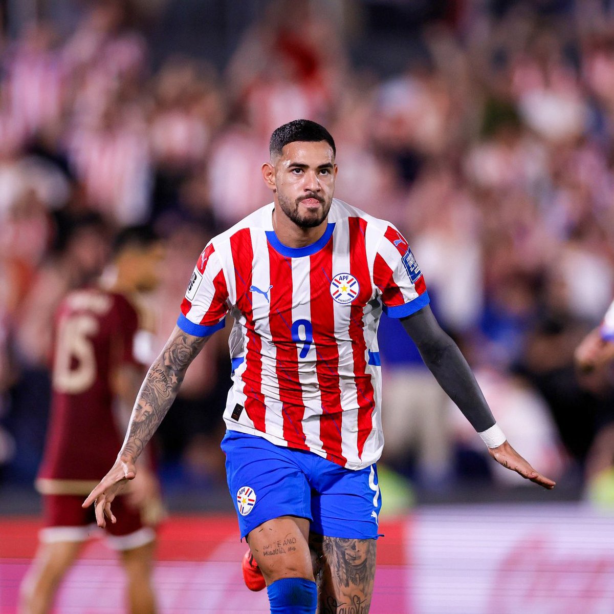 PARAGUAY DERROTÓ [2-1] A VENEZUELA Y SE METIÓ A ZONA DE CLASIFICACIÓN DIRECTA PARA EL MUNDIAL 2026.

❤️🇵🇾 VAMOS, CARAJO.