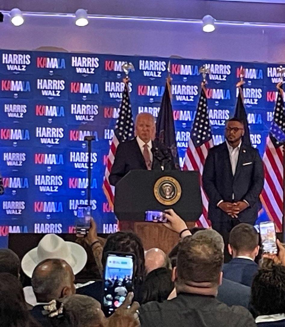 Philly8thWard's tweet photo. Fired 🔥🆙 &amp; Ready to GO for 21 more days !! @JoeBiden rallied us to get out there &amp; WIN it BIG for @KamalaHarris @Bob_Casey @DePasqualePA @malcolmkenyatta @ErinforPA &amp; ALL the Dems down ballot - including @SeanforPA172 &amp; @senjimmydillon https://t.co/7lAe386221