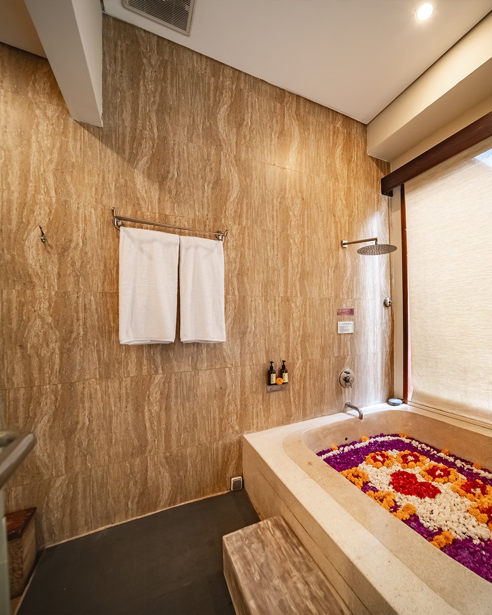 Ambiance that takes your bath to the next level—luxury in every detail.
—
Click link on our bio for discover more!
—
𝙄𝙣𝙞 𝙑𝙞𝙚 𝙑𝙞𝙡𝙡𝙖
𝘈 𝘛𝘳𝘶𝘦 𝘙𝘰𝘮𝘢𝘯𝘵𝘪𝘤 𝘌𝘹𝘱𝘦𝘳𝘪𝘦𝘯𝘤𝘦
𝘑𝘭. 𝘋𝘦𝘸𝘪 𝘚𝘳𝘪 𝘕𝘰 8A 𝘒𝘶𝘵𝘢, 𝘉𝘢𝘭𝘪
