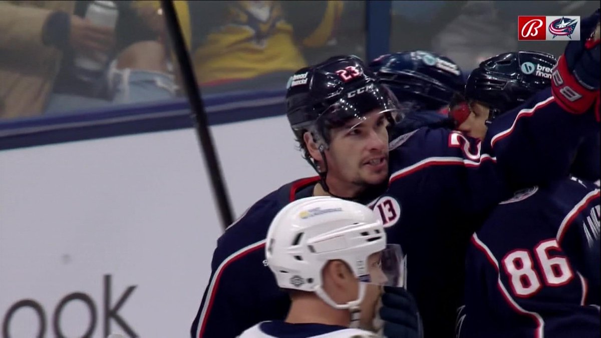 G_Pelletier's tweet photo. (3/3) Puis, à l'action, en deuxième période, Sean Monahan donne tout, et il marque. Il pointe la bannière. Une image puissante. Un but qui voudra probablement en dire plus que tous les autres dans sa carrière. RIP Johnny et Matthew Gaudreau. https://t.co/7qKhynr7G0