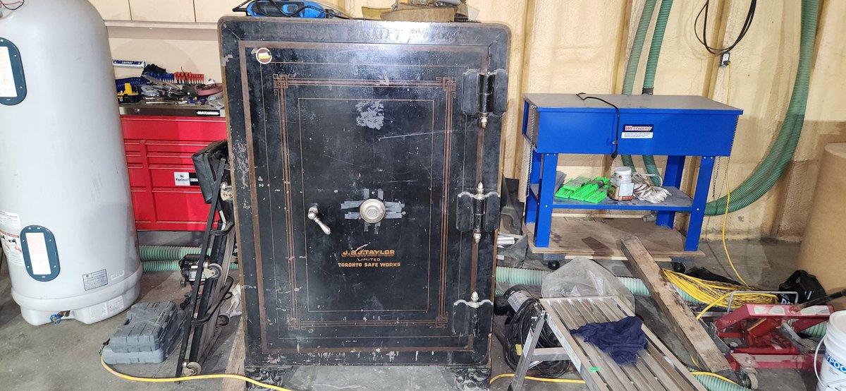 MBSAFCRKR's tweet photo. Another beast saved from the drill. Is 48 minutes too long to wait in order to not drill it?? That's how long it took to open.
#safecracking #safecracker https://t.co/NYhjT3jSQw