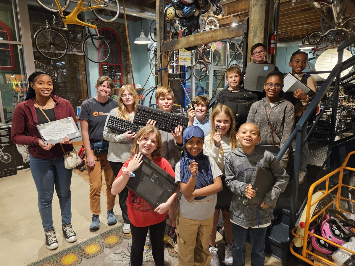 STL BWorks tweet media