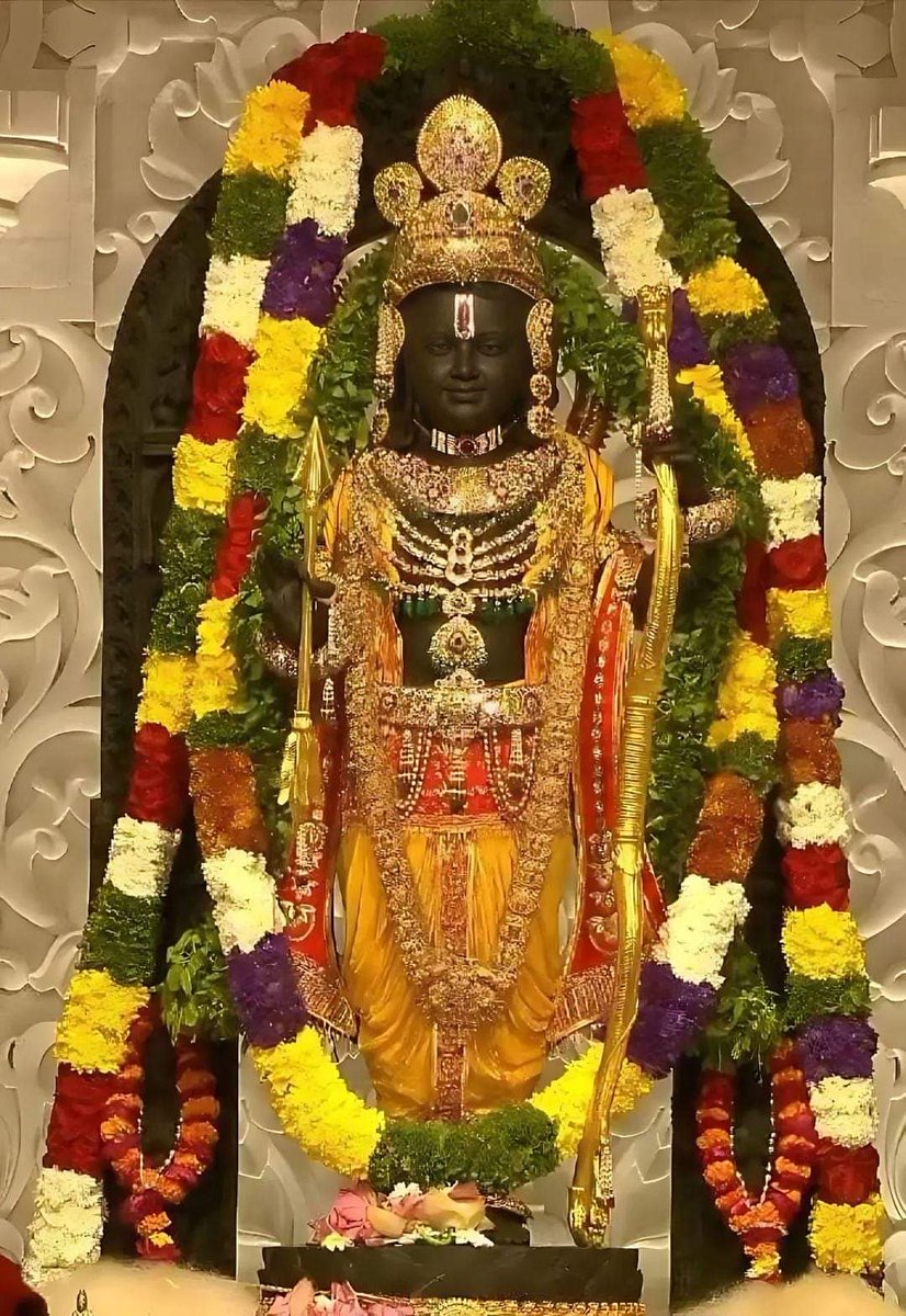 त्याग कर्म और धर्म की भावना पर चलने वाले को सदा अपने चरणों में स्थान देते हैं प्रभु 

स्वर्ग जैसे दरबार को सुशोभित करते श्री राम दर्शन