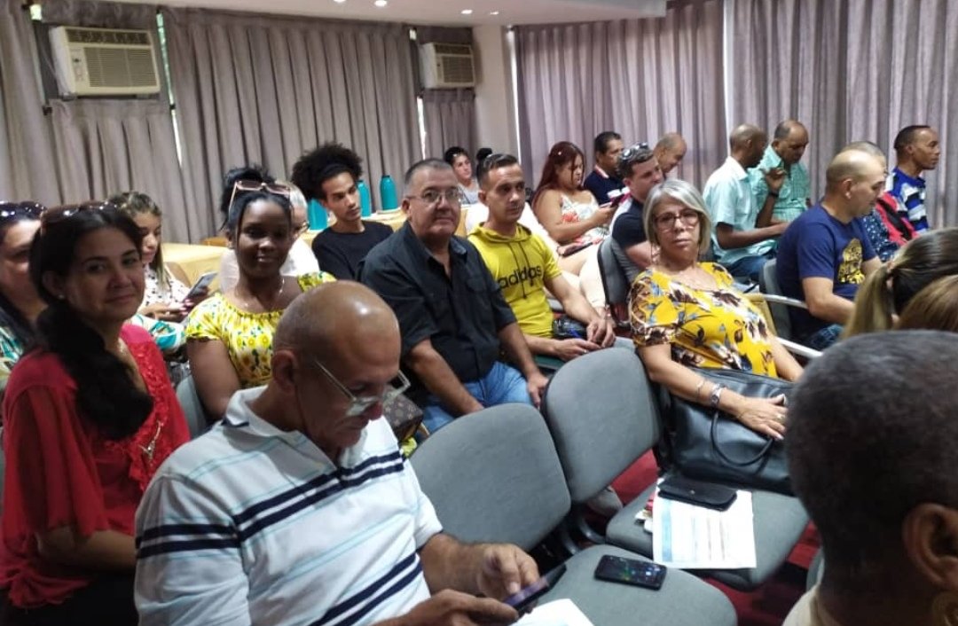 AvilaOnei's tweet photo. Prosigue el Seminario Nacional para Aseguramiento del #Censo2025, con instrucciones metodológicas s/ el Registro Previo, impartido por @CubaONEI 📊 a directivos y especialistas de la red del Sistema #ONEI 🇨🇺, el q se extenderá hasta el 17/10. #OneiEnAvance #CEPDE #LatirAvileño https://t.co/vLbYzxtFWX