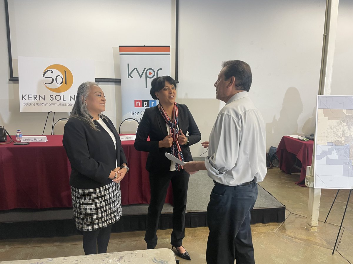 Both have arrived. Debate starting soon. Going over rules with legendary Kern County TV journalist Jose Gaspar.