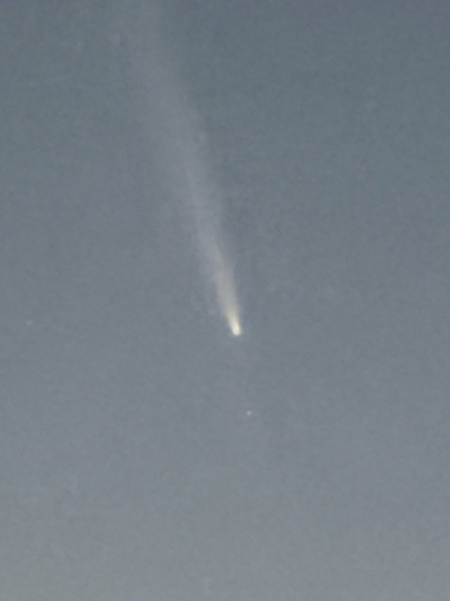 Code4Volts's tweet image. Great evening to see the comet from our patio west of Kingfisher.  @LaceySwope @CassieHeiter @ChasingtheMeso @LacieLowry @Aaron_Brackett @KOCONickSmith