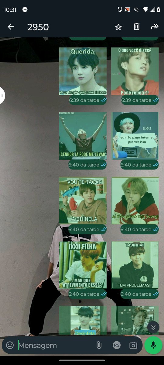 sucksfletcher's tweet photo. descobri que tenho 2950 figurinhas do BTS, acho que as coisas saíram do controle https://t.co/3exF5RLZvs