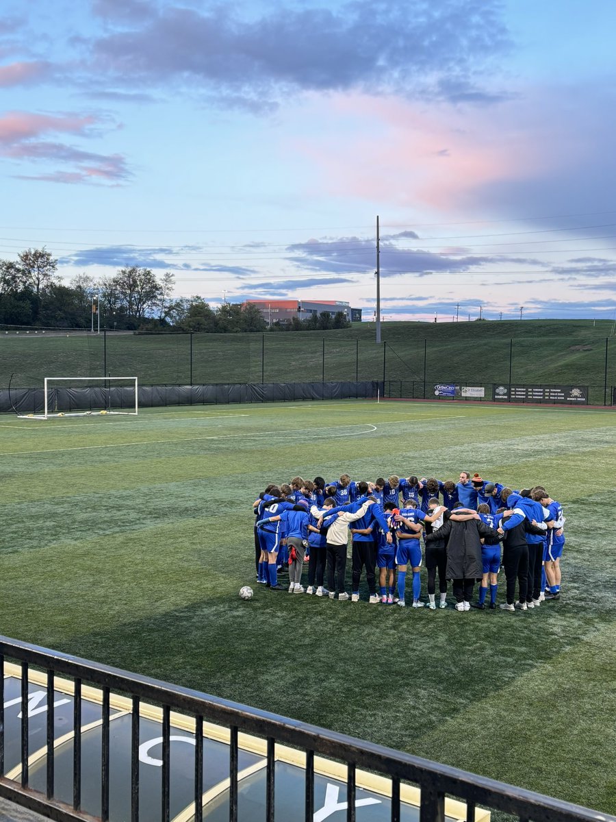 A huge thank you to our students who came out to support us tonight. You guys were loud and made it an environment our players will forever cherish. 

See you Thursday 7pm @Dixie High School
