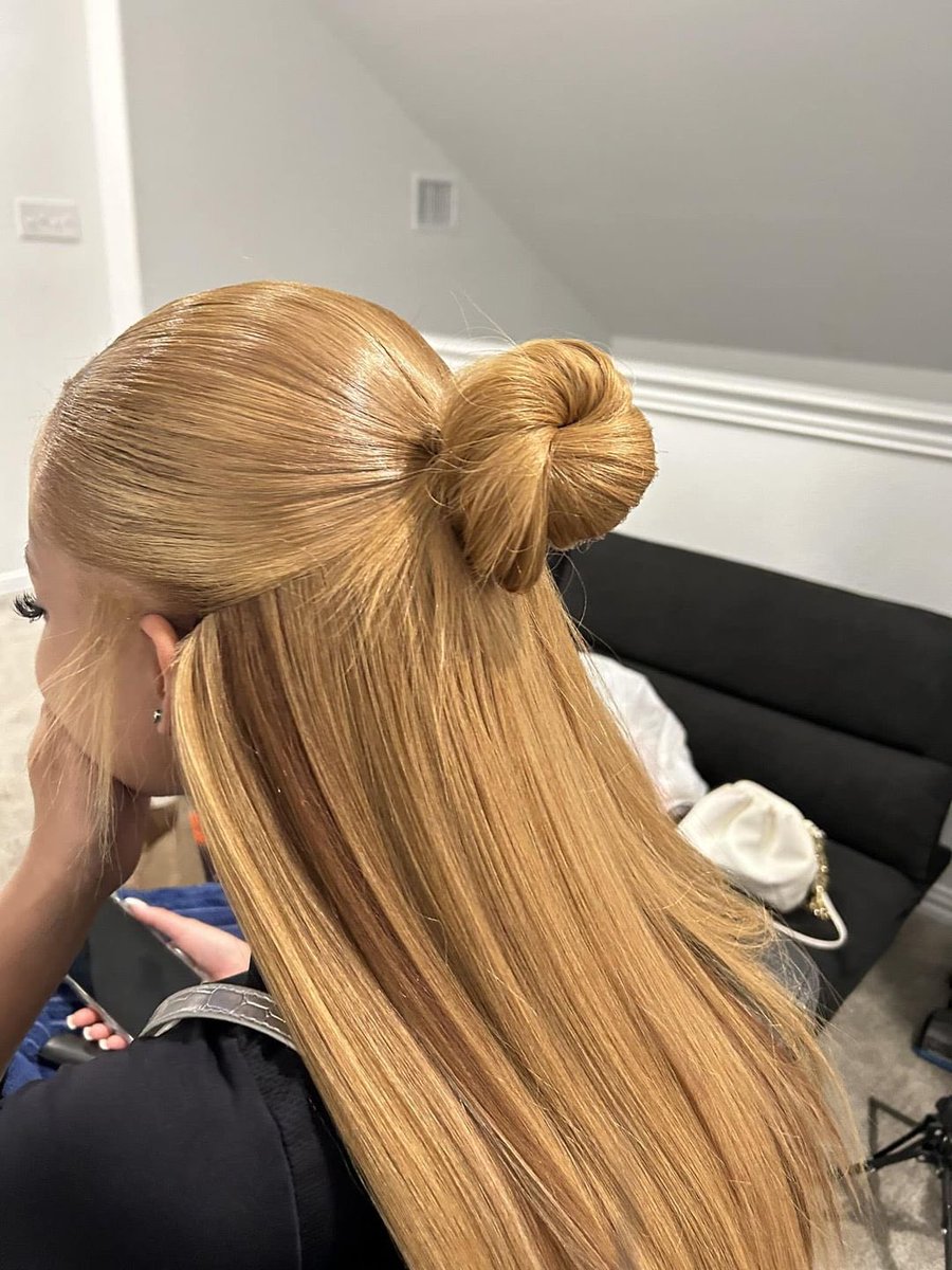 MULA🍒 tweet media