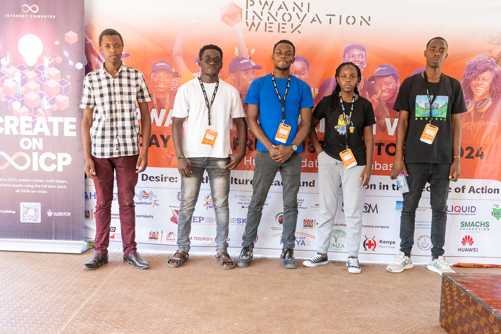 Roberto2Georges's tweet photo. 🔹 Honored to be part of the #ICPHackathon at #PwaniInnovationWeek 2024! 🙌

Innovation, decentralization, code and fun! We’re hashing out new blocks and validating possibilities with #ICP! 💡🚀

One smart contract at a time! ✨

#PIW2024 #Roberto2Georges #ICP https://t.co/iTc9uCBmCm