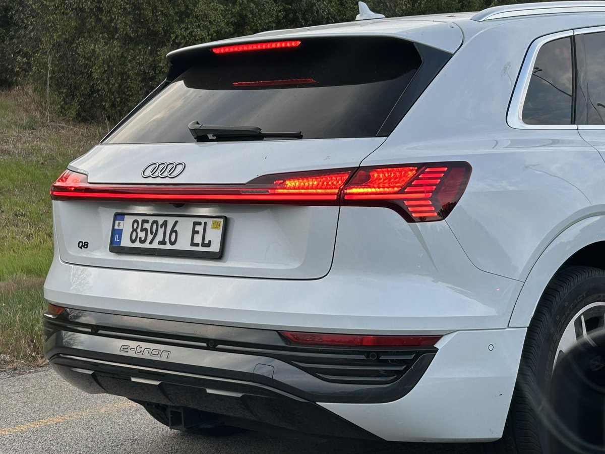 Hey <a href="/ChicagoSpotter/">ChicagoCarSpotter</a> <a href="/Car_Guy_Tom/">Tom Appel ™</a> what kind of plate is this? It has a small “IL” on it… Euro plate with an Illinois designation?