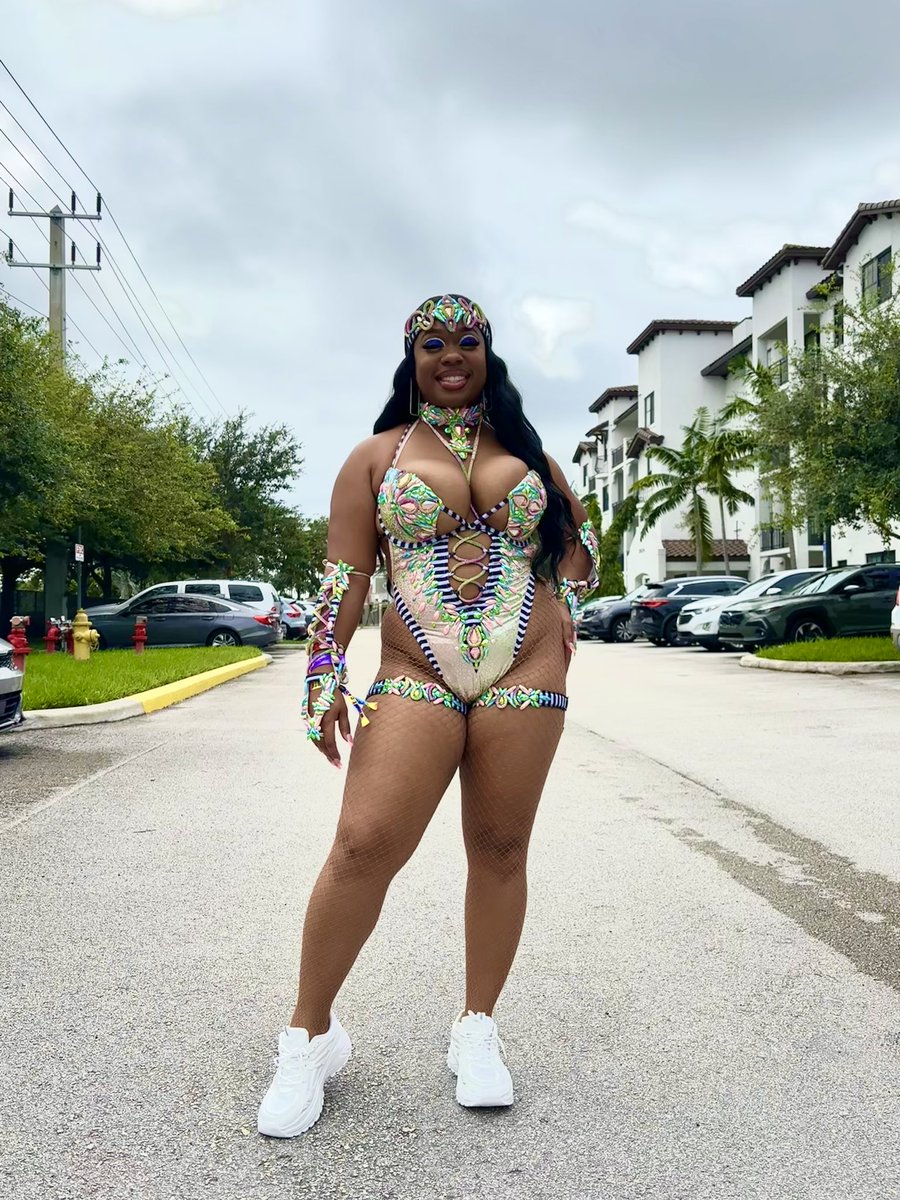 Soca is my therapy 🧘🏾‍♀️🇹🇹 #MiamiCarnival #MiamiCarnival2024 <a href="/KPayaCarnival_/">K-PAYA ✨</a>