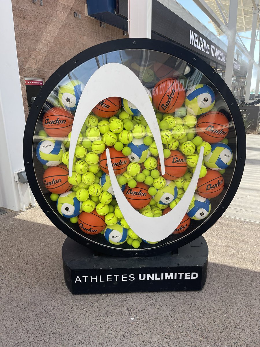 Ontherun213's tweet photo. #playlikeagirl #ballinout #realamericanwomenssports
@AUProSports #athletesunlimited at @AZGrounds https://t.co/qjCmYobc9h