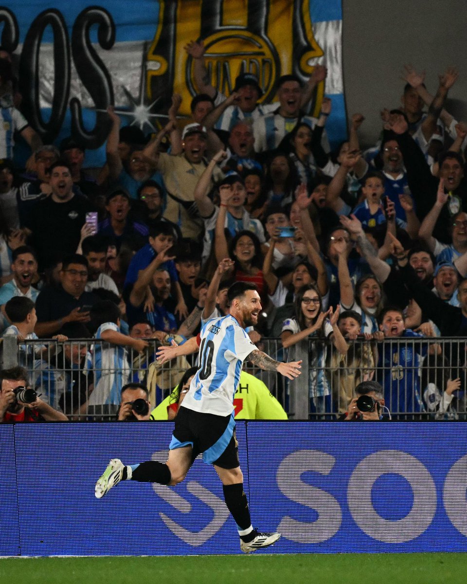 Hattrick de goles y doblete de asistencias.

No hace falta agregar nada más.
