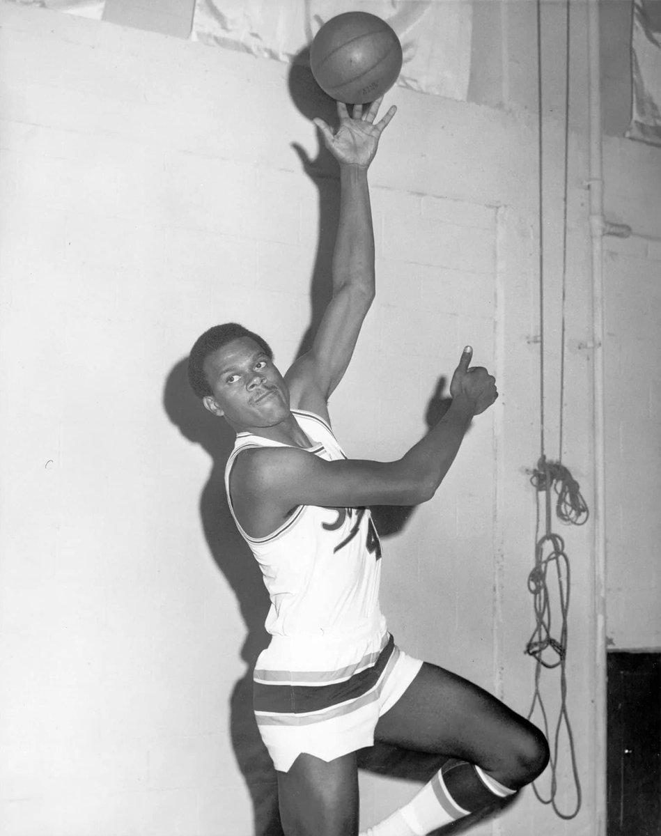 kennewickmike's tweet image. Was reading how Bob Rule learned his footwork from Jerry Tarkanian who was the head coach at Riverside Community College
#Sonics
