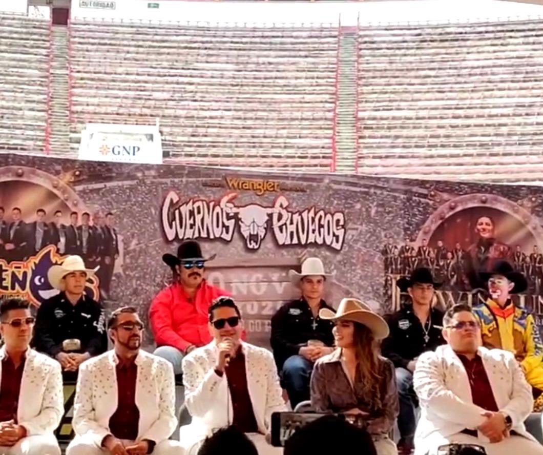 Conducción recuerda de prensa en <a href="/LaMonumentalMx/">LaMonumentalMéxico</a> 9 de noviembre llega <a href="/RCuernosChuecos/">Cuernos Chuecos</a> con <a href="/PequenosMusical/">PEQUEÑOS MUSICAL</a> <a href="/DianaLauraOf/">Diana Laura ♪</a> y <a href="/edwinlunat/">Edwin Luna</a> los boletos están disponibles en taquilla de la plaza