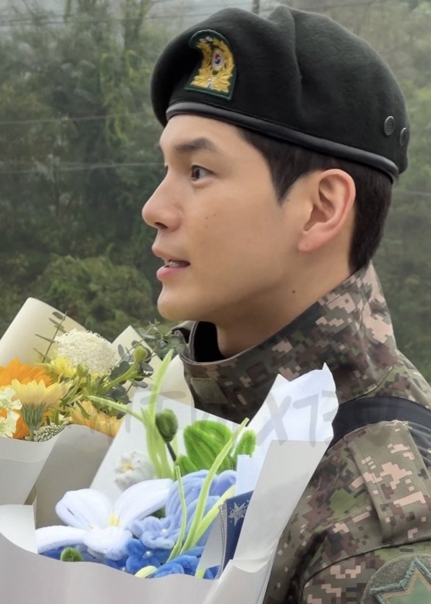 คุ้มกับการตื่นตี 4 ละ หล่อมากแบบโอ๊ย พี่องโคตรหล่อ