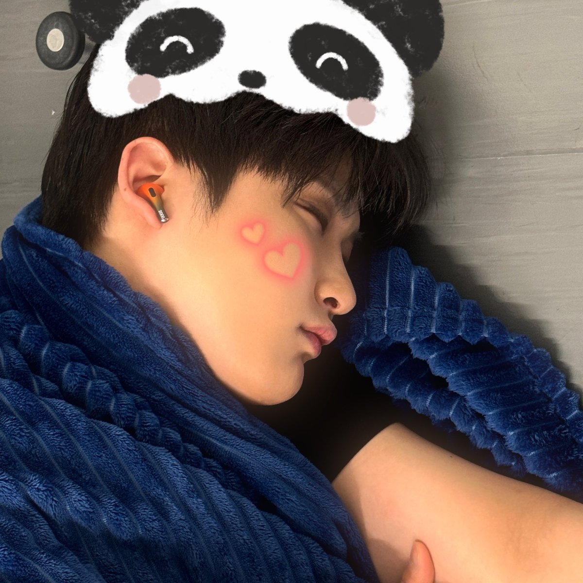 우빈곤듀 생일 축하행💖 
#성민 #HAPPYWOOBINDAY
#룹피버스데이_곰아디_생일축하해