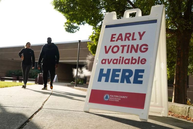 edcardon's tweet photo. Georgia Breaks Early Voting Record Georgia 
Voters cast over 300K votes today breaking the previous record of 136K. Keep the momentum going America. https://t.co/7NMyICxAAf
