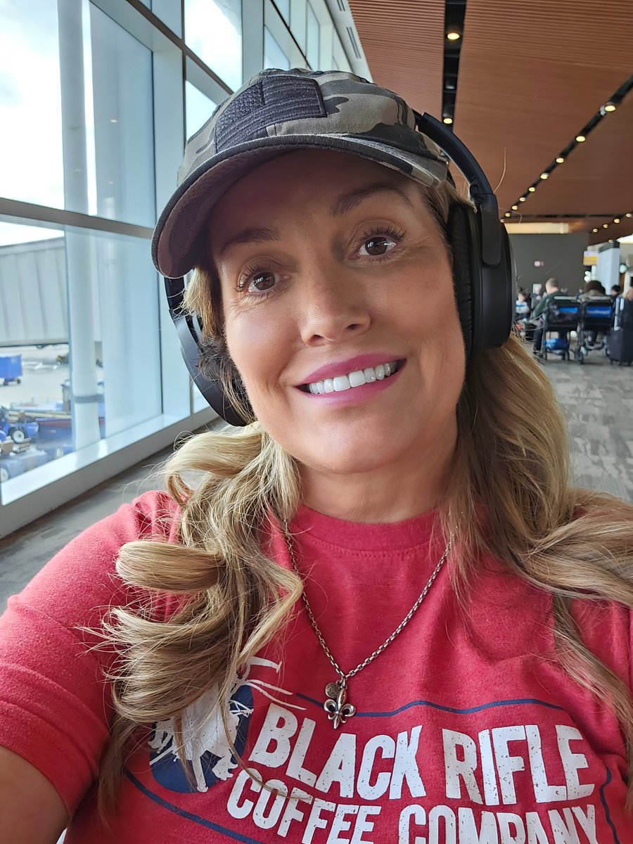 Houston bound! 🇨🇱 Not feeling so great, but I managed a smile. 😁 Traveling 4 states in 4 days. WooHoo!

#blackriflecoffeecompany