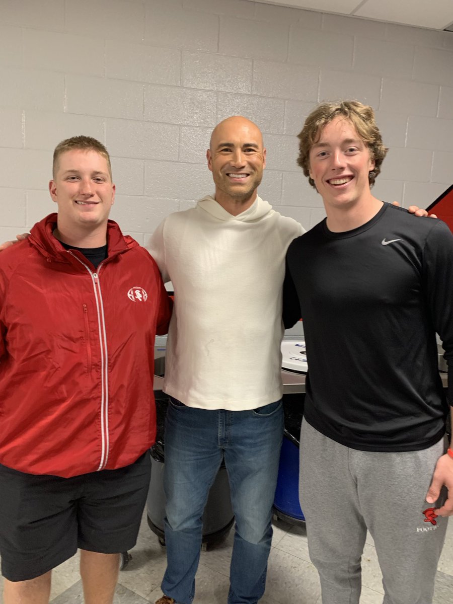 Thank you ⁦⁦<a href="/nacholeber/">Ben Leber</a>⁩ for being our guest speaker at our team dinner!  We really appreciated you joining us and sharing your message on competing and improving everyday!  ⁦⁦<a href="/bsmredknights/">Benilde-St. Margaret's</a>⁩ #bsmproud #nolimits
