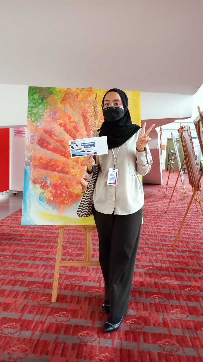 MSUmylibrary's tweet photo. Congrats again Ms Sofia (SPH) and Mr Tinesh (FISE) for winning the Entrepreneurship Online Quiz! 

@MSUmalaysia_SPH 
@msumalaysiaFISE https://t.co/4Zcvi96VgC