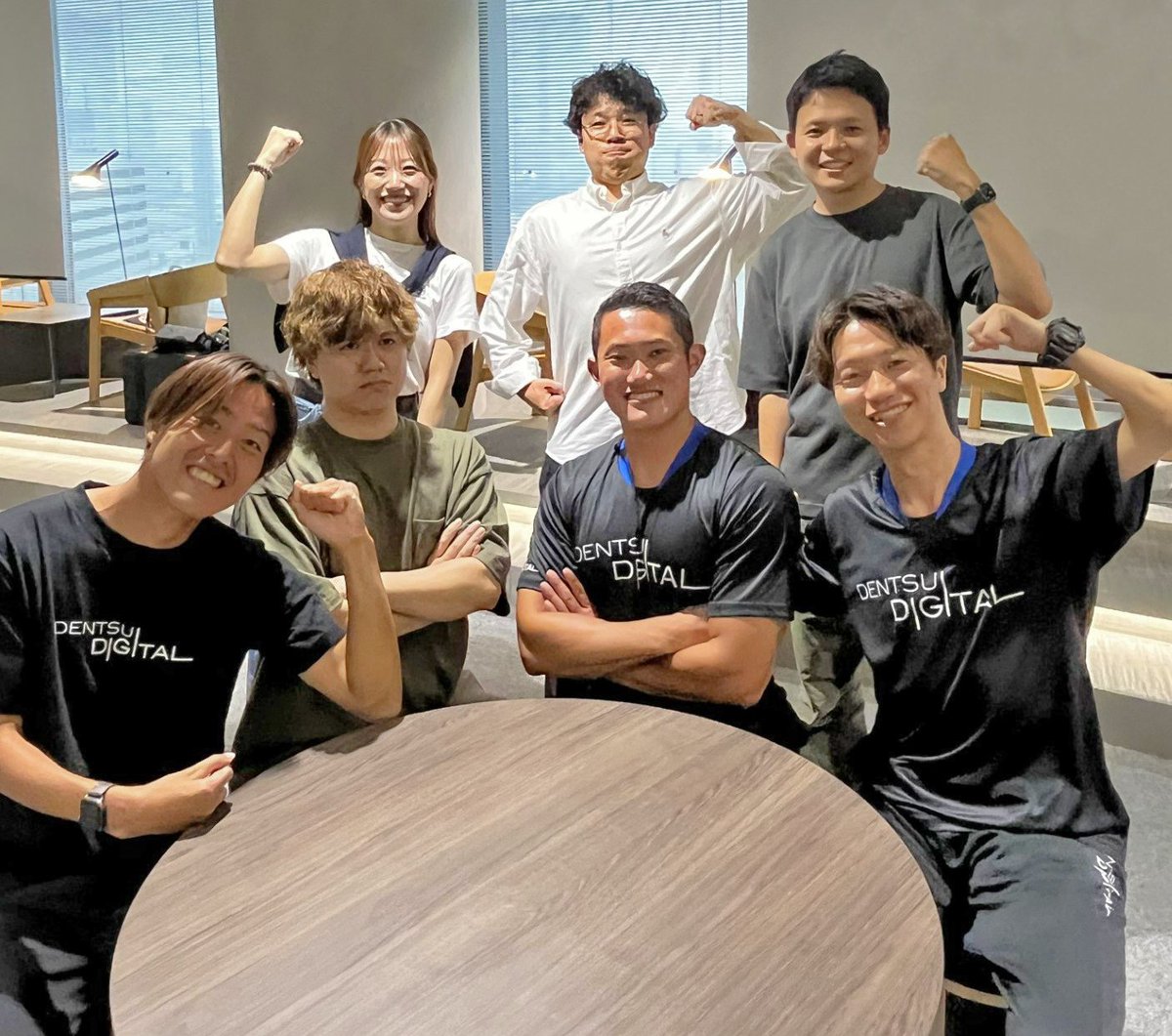 先日、電通デジタル所属のパラアスリートとの交流会を開催しました✨​
#若生裕太 さん（やり投げ）、#大野僚久 さん（CPサッカー）、 #田中光哉 さん（パラテコンドー）に試合時の緊張感など活躍の舞台裏や、ルールを改めて聞くことで理解を深めることができ、参加した社員は大いに刺激を受けました！