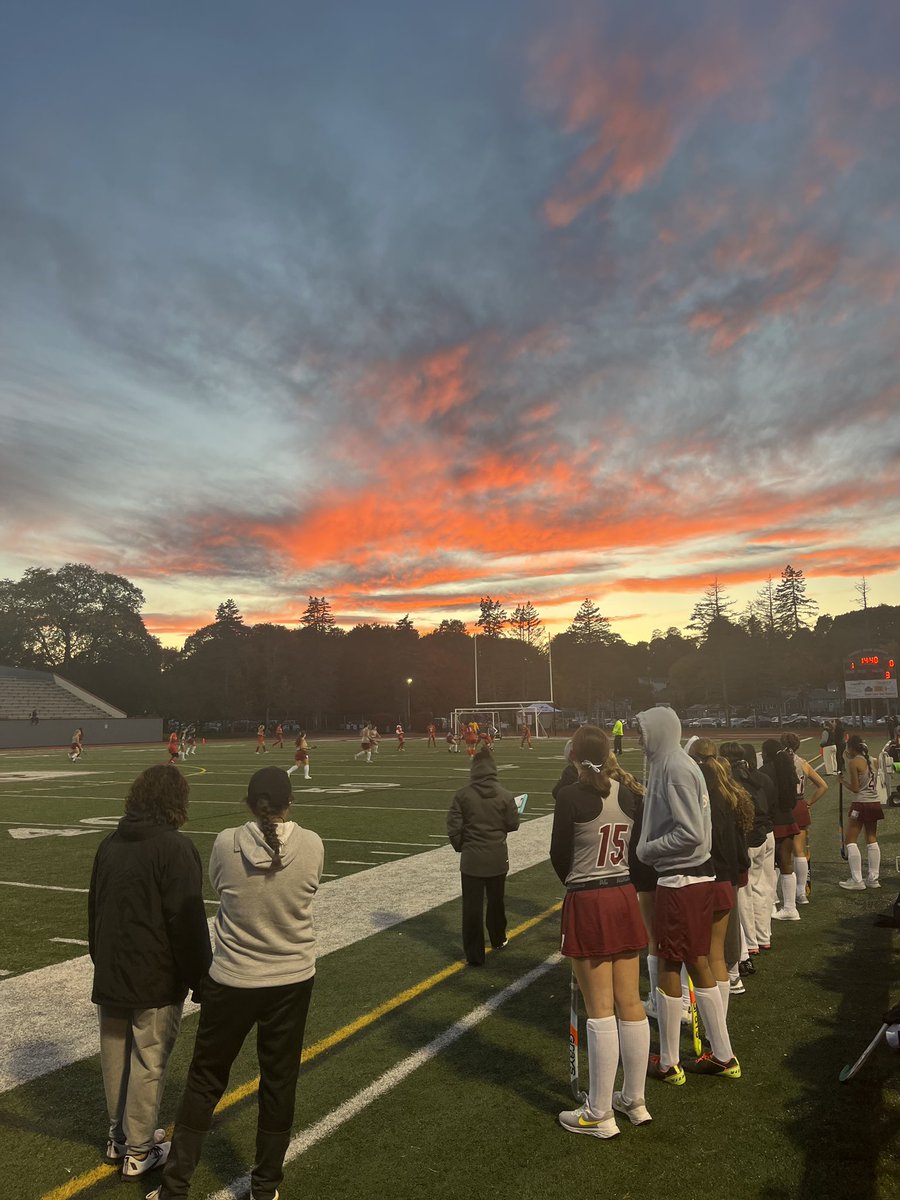 Congratulations to our seniors: Jaska Rey, Lyla Futrell, Violet Kourembis, Mia Simuang, and Lexie Abrams! Shoutout to Anthony Ford for scoring Lowell’s only goal to tie Everett 1-1. Shoutouts to Hannah Oung, Kaiya Kum-Vann, and Avery Fells for giving Lowell an offensive push.