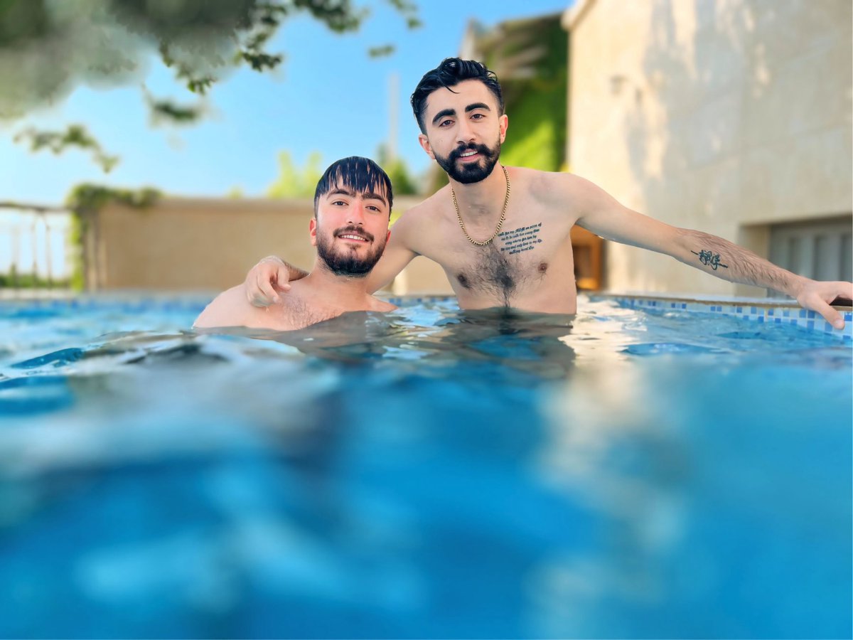iniimw's tweet photo. پسرعمه جانم:)باور ندارم رفتنتو:)نمیتونم به خودم بقبولانم که دیگه نیستی پیشم:))💔چه خاطره ها که با خودت بردی به خاک :)) روز قبل حادثه ، چقد رقصیدیم باهمممم ، باهم برگشتیم از کوه:))آخ چیکار کردی با منو خودت سینا🖤 https://t.co/UaZOzok2OZ