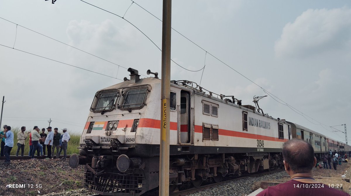 Shri_Chinmaya's tweet photo. @PMOIndia @narendramodi @RailMinIndia @WesternRly https://t.co/P5uqx5Hmcu