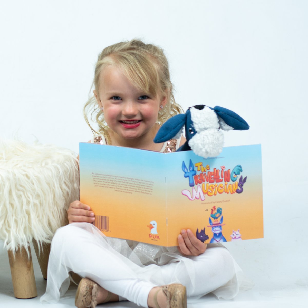 open_window_'s tweet image. Loerie Finalist: Casey Douball
instagram.com/_.spunkify._/
Project Title: The Travelling Musicians
Category: Student – Print &amp;amp; Design Crafts – Illustration
Lecturer: Zinhle Zulu
#Loeries2024 #Finalists #CreativityUnleashed