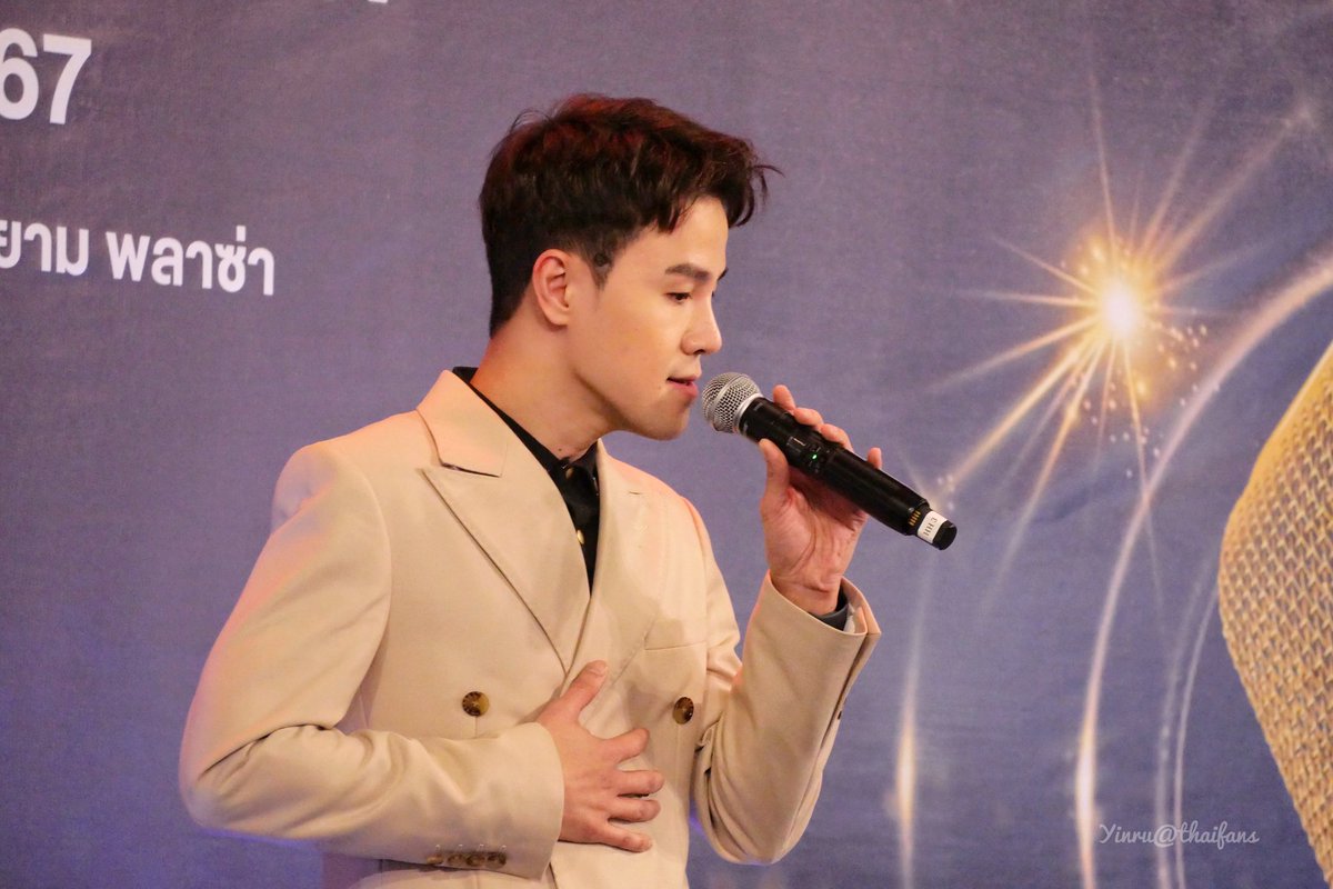 PoomAF11FC's tweet photo. 🎤🎵💕

@Poom_AF11 #Poomsith 
#พูมเฮ็ดหยัง #พูมภูมิสิทธิ์ #PoomAF11 

13/10/2024 #ดิโอลด์สโมสร การประกวดร้องเพลงประจำปี2567 
#ดิโอลด์สยาม https://t.co/4uNUKSvgp6