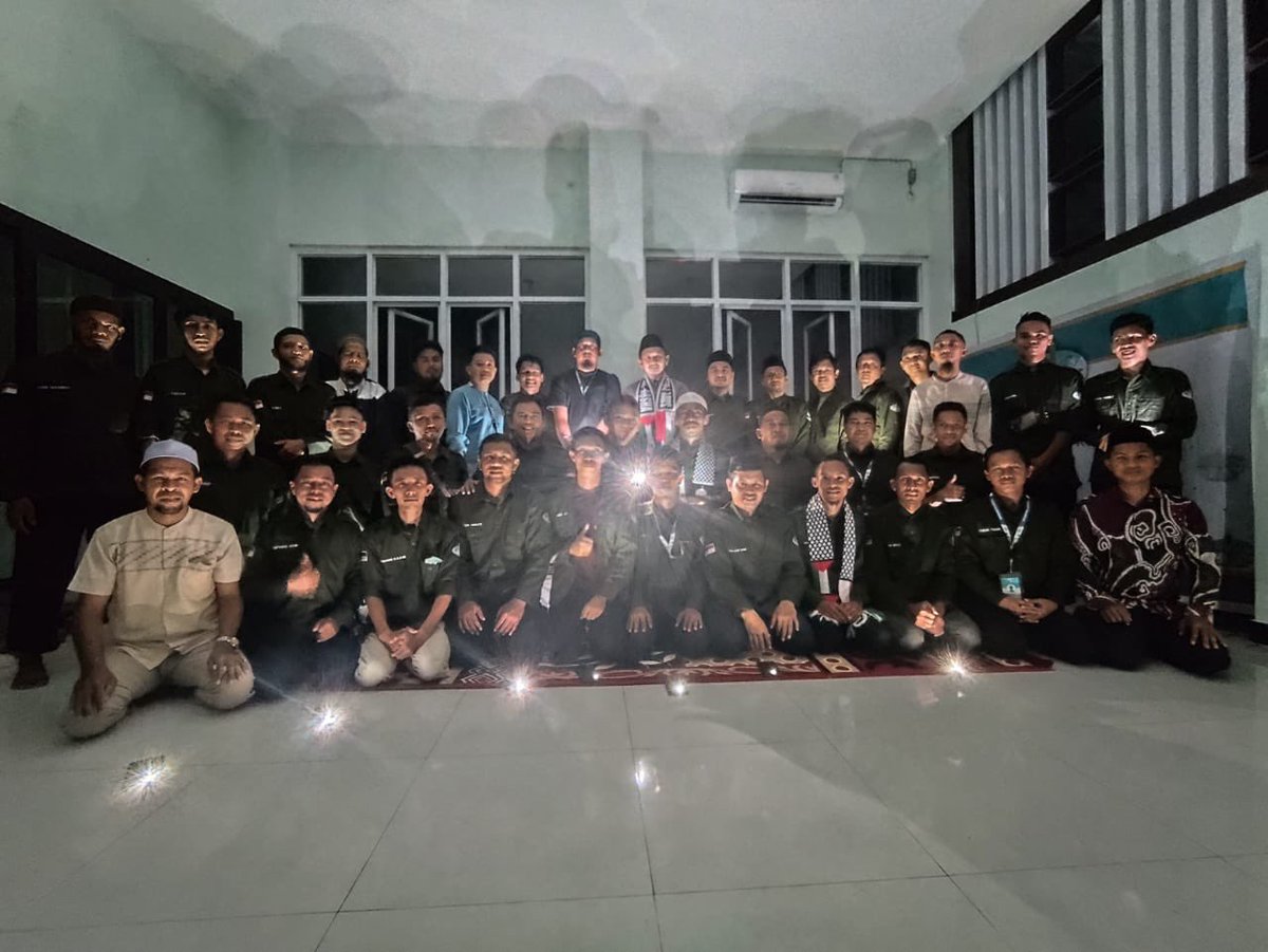 Alhamdulillah Ahad, 13 Oktober 2024 kami berkesempatan hadir langsung ke Ambon untuk menghadiri peletakan batu pertama Sekolah Terintegrasi Wahdah Islamiyah.