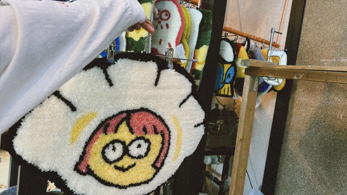 Rim_37's tweet photo. あいきゃんTRIP-NAGOYA- 
きゃんちゃんがラグ作ってたお花屋さん行ってきたよ〜っ💐🤍

店員さんが愛香ちゃん作るの上手だったよ〜👏🏻·͜·て褒めてくれてたっ🫶

出来上がったラグも売ってて餃子の子思わずお迎えしちゃった！🥟❤️‍🔥

#NoDistance #小林愛香
 #あいきゃんが見る世界を巡ろう https://t.co/yJGbCB2OaF