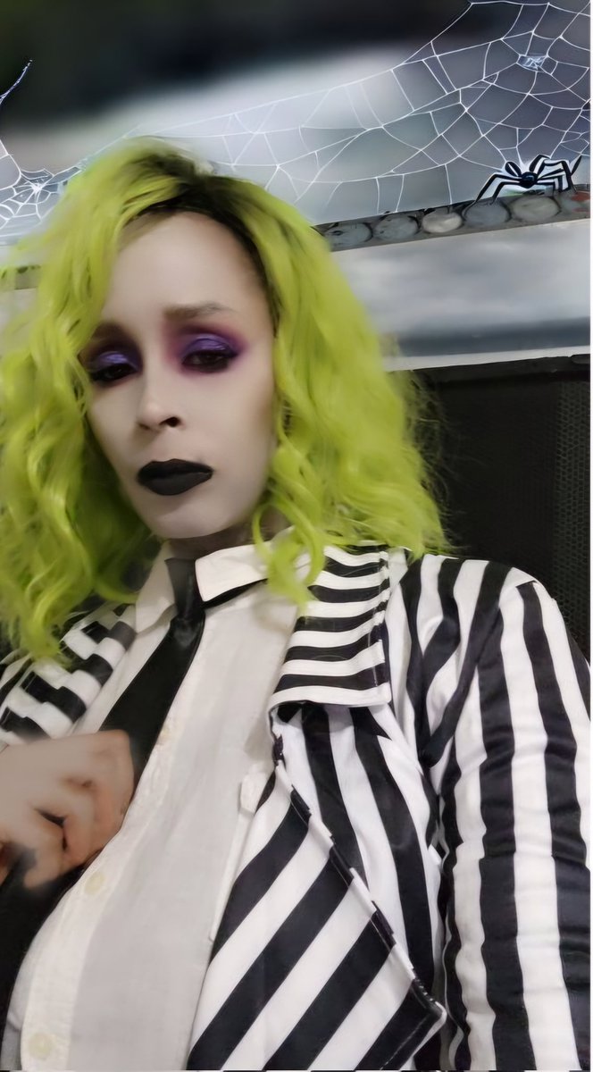 cmo_mua's tweet photo. Halloween 2024
beetlejuice  look. 
Face: Danessa Myricks colorfix matte: lift 
 setting powder neutral set
Contour &amp; Lip  colorfix matte in blackout 
Eyes: colorfix matte: Valentine Shadow: pantheon and montmartre
Glitter: Danessa myricks beauty constellation glitter- twilight https://t.co/6vEA3sJpi3