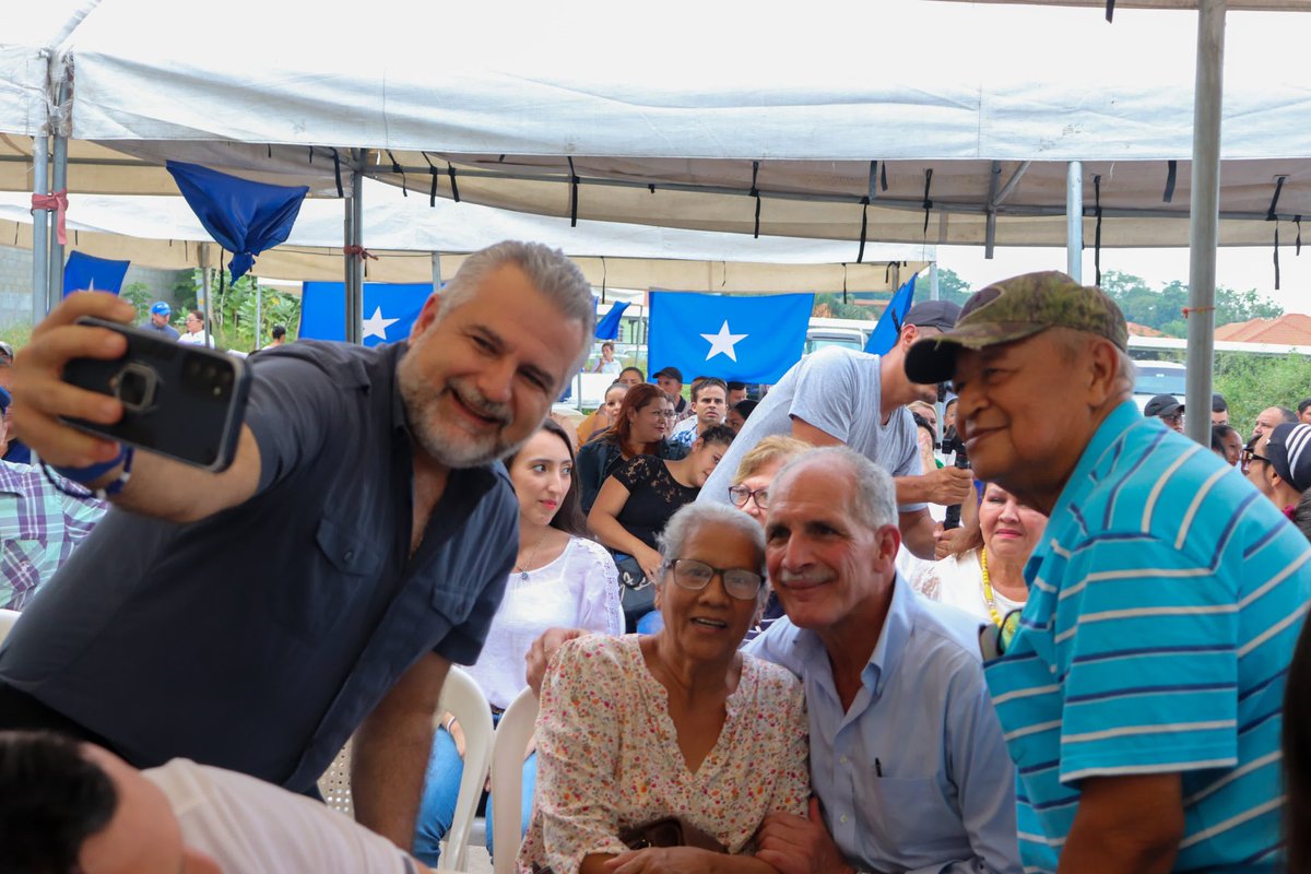 Papi aquí hay más de 10,000 firmas de sampedranos avalando la inscripción del Movimiento de #PapiALaOrden, consientes de la necesidad de un cambio en #SanPedroSula. #NoLaDeboNoLaTemo