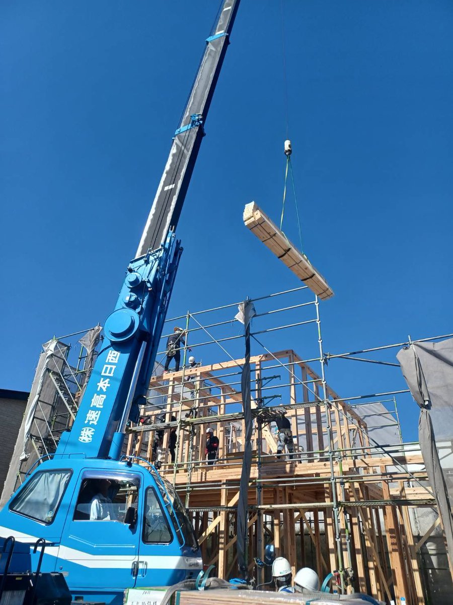 本日上棟🙌雲ひとつない清々しい天気です💕

#イマソラ #総社市 #上棟