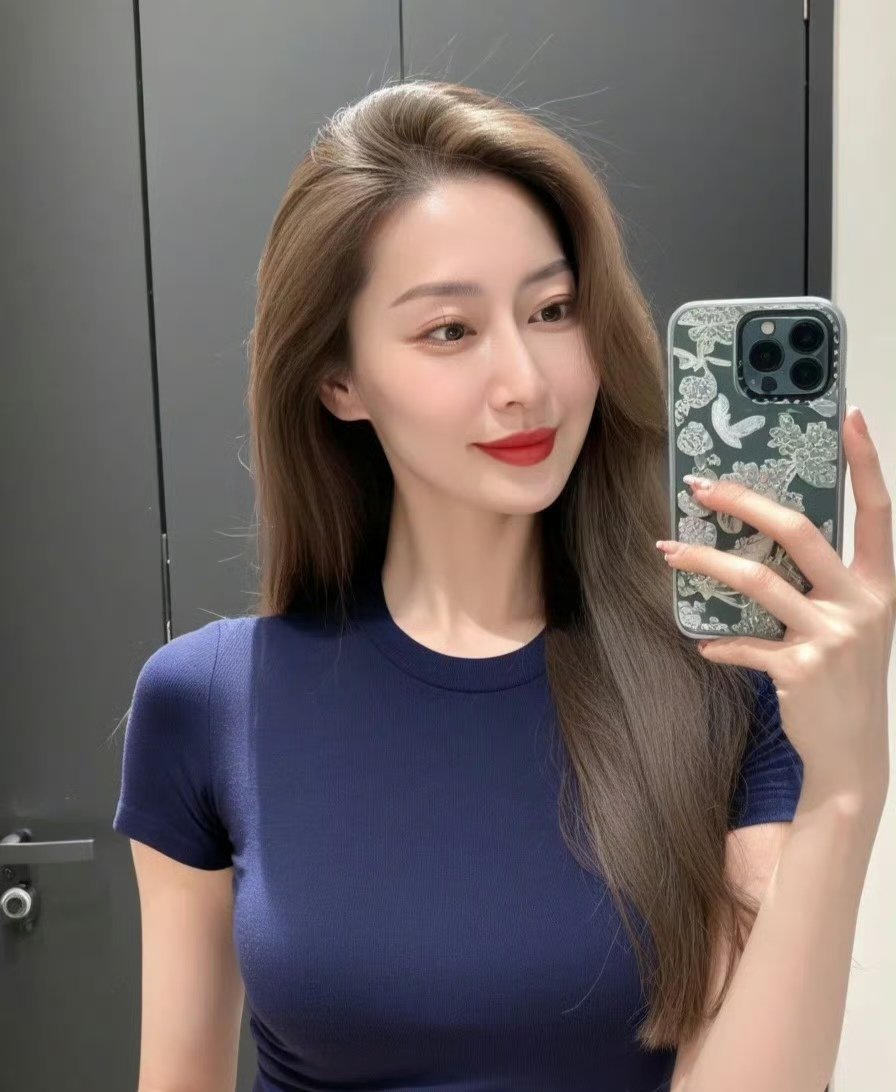 四十岁的女人，大家看看能打多少分。 https://t.co/1FLYFwtSdc