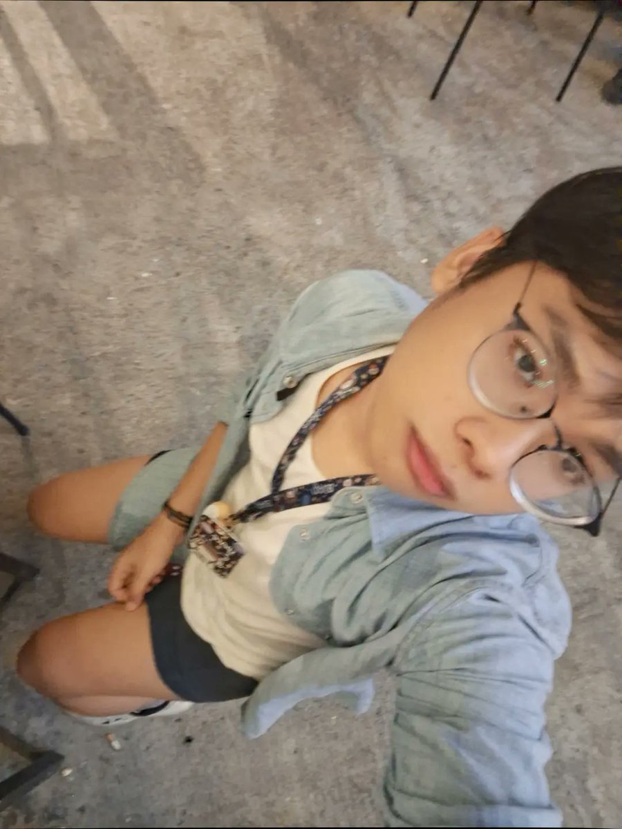 hael_raphael's tweet photo. [BOYFRIEND APPLICATION]

Name: Raphael 
Age: 23
Occupation: 🗂📁📂
Domicile: Jakarta Timur 
Zodiac: Aquarius 
Height: 160
Hobby: Sesuai Mood
Fun fact: Big Dick_ies, Gampang Nangis

*insert pic/vid* https://t.co/FxmhSpEyCq