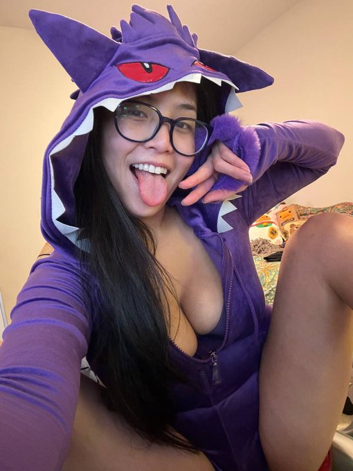 Say �yes pls� for free cosplay nudies :3 (serious) https://t.co/4zjC5TWBRt