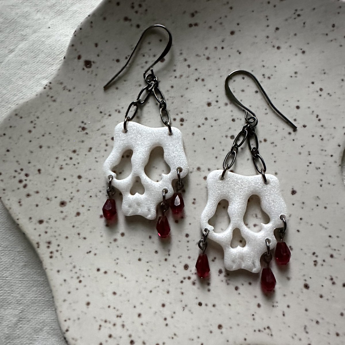 WaterBearClayCo's tweet photo. free shipping for all u.s. orders for the rest of october + a free pair of spooky studs in each order! shop lots of new earrings on https://t.co/ewsrF7I2Gi! 🦇💀🩸 https://t.co/JUJXnKjc2v