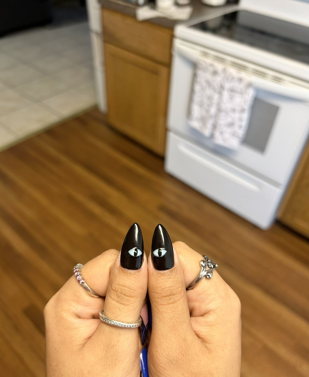positivenar's tweet photo. oh my twitchy witchy girl https://t.co/dMgH5yF6ik