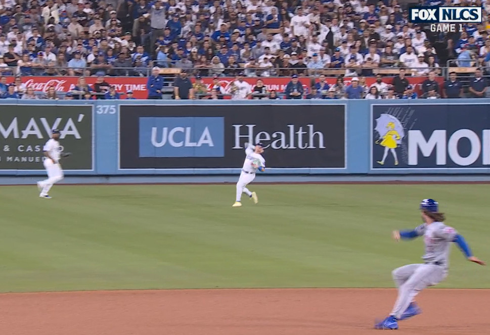 ChadMoriyama's tweet photo. Kind of an insane play. Think he saw him starting to slow, faked with his body alignment to third, and then threw behind him off platform. https://t.co/JMfkQNh8kc